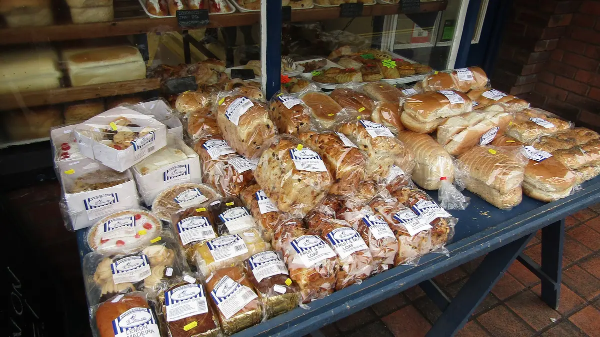 HV Graves Bakery – bakery in Briston, Holt